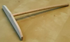 Râteau à crêpes plat