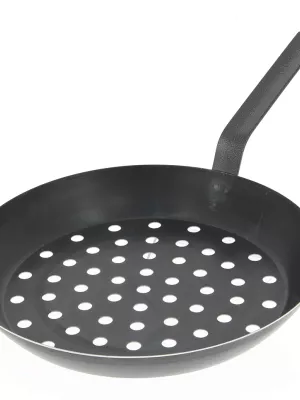 Poêle à marrons et châtaignes sur braises De Buyer