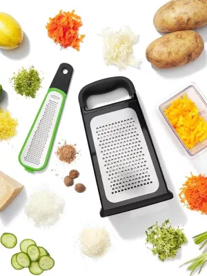 Râpe 4 Faces/zesteur avec récupérateur Oxo