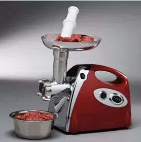 Hachoir à viande et tomate