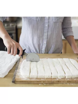 Roulette à pizza Oxo