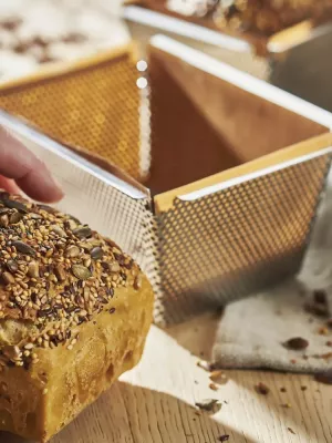 Moule à Cake Inox Perforé Fond Amovible De Buyer