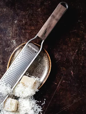 Râpe Zesteur Master poignée bois Microplane