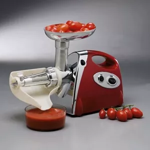 Hachoir à viande et tomate